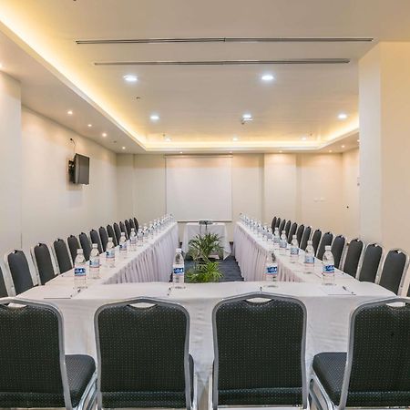 Hampton Inn & Suites By Hilton Salamanca Bajio Экстерьер фото