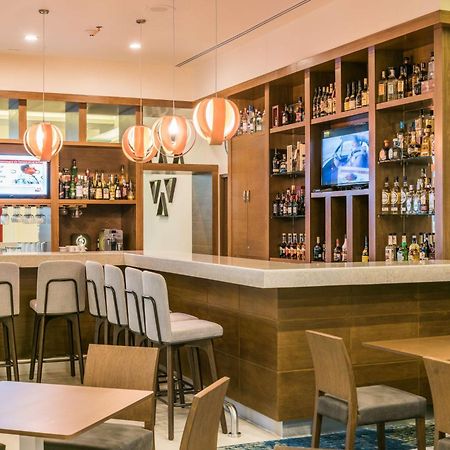 Hampton Inn & Suites By Hilton Salamanca Bajio Экстерьер фото