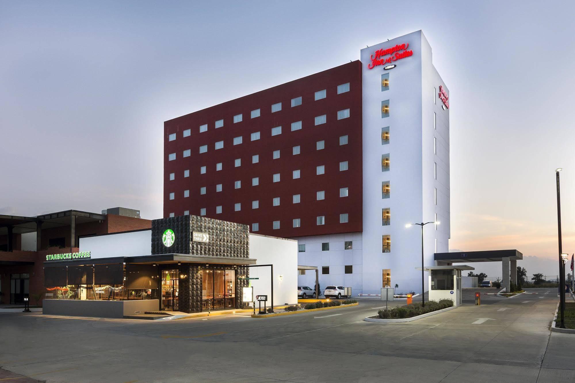 Hampton Inn & Suites By Hilton Salamanca Bajio Экстерьер фото