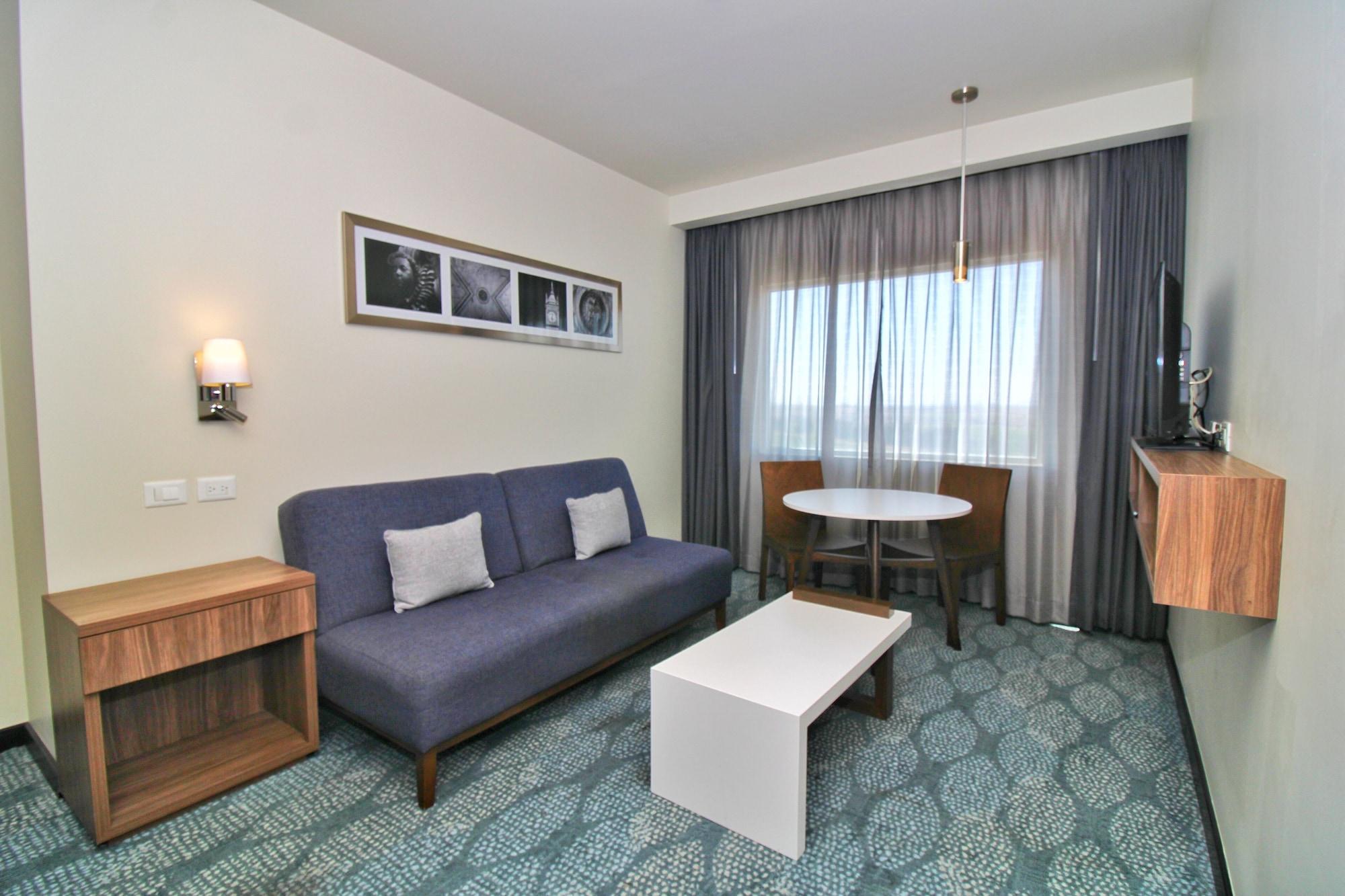 Hampton Inn & Suites By Hilton Salamanca Bajio Экстерьер фото