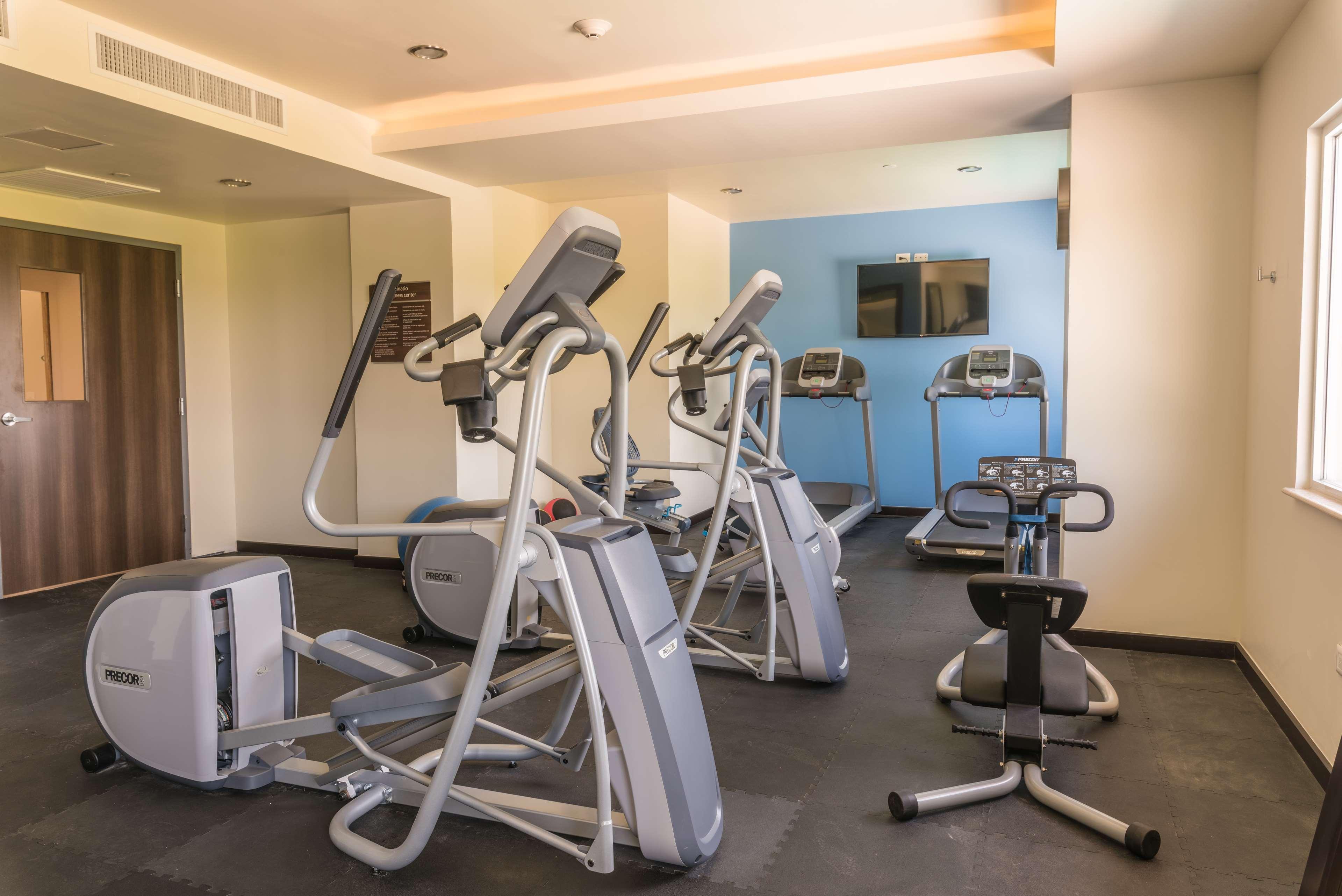 Hampton Inn & Suites By Hilton Salamanca Bajio Экстерьер фото