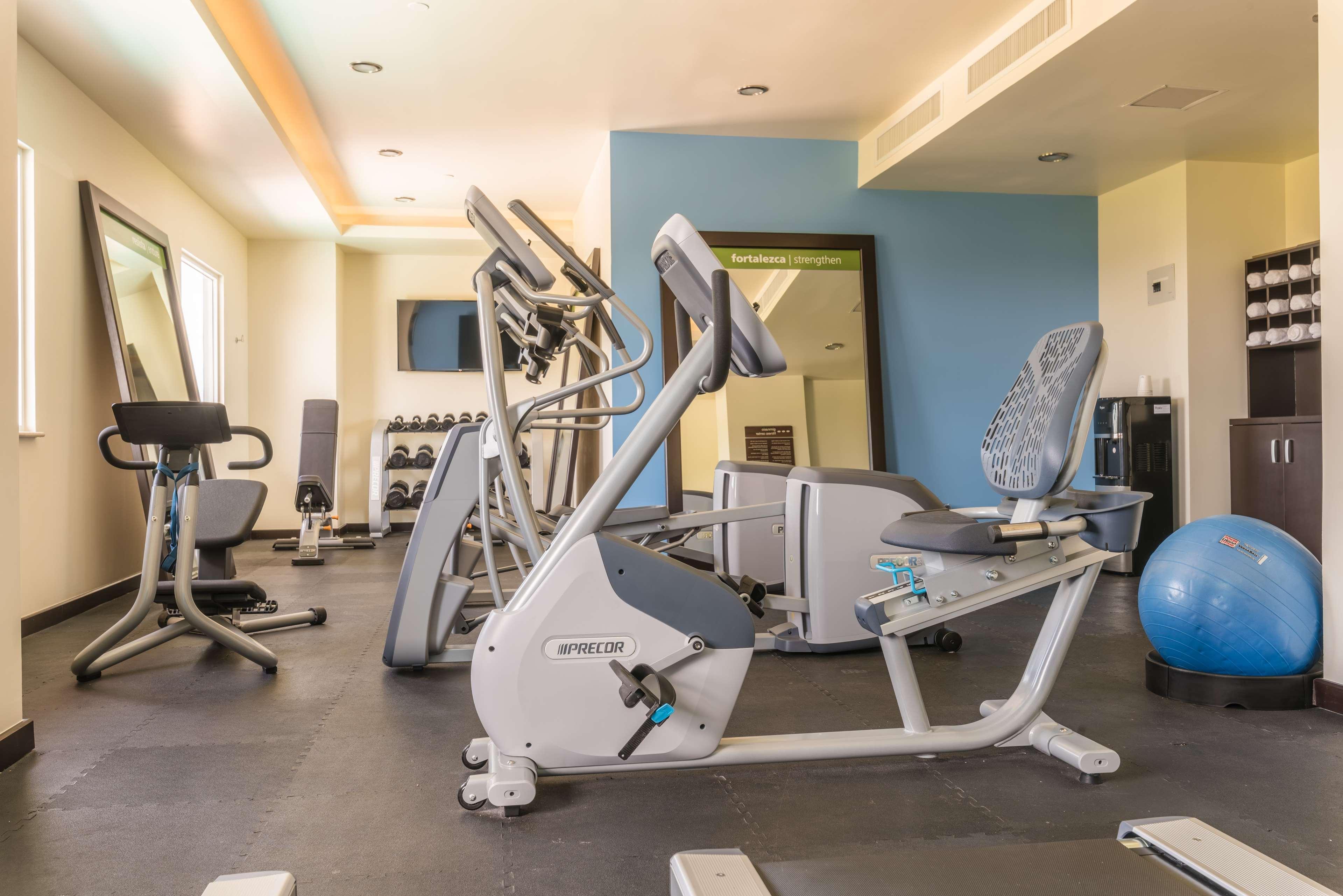 Hampton Inn & Suites By Hilton Salamanca Bajio Экстерьер фото