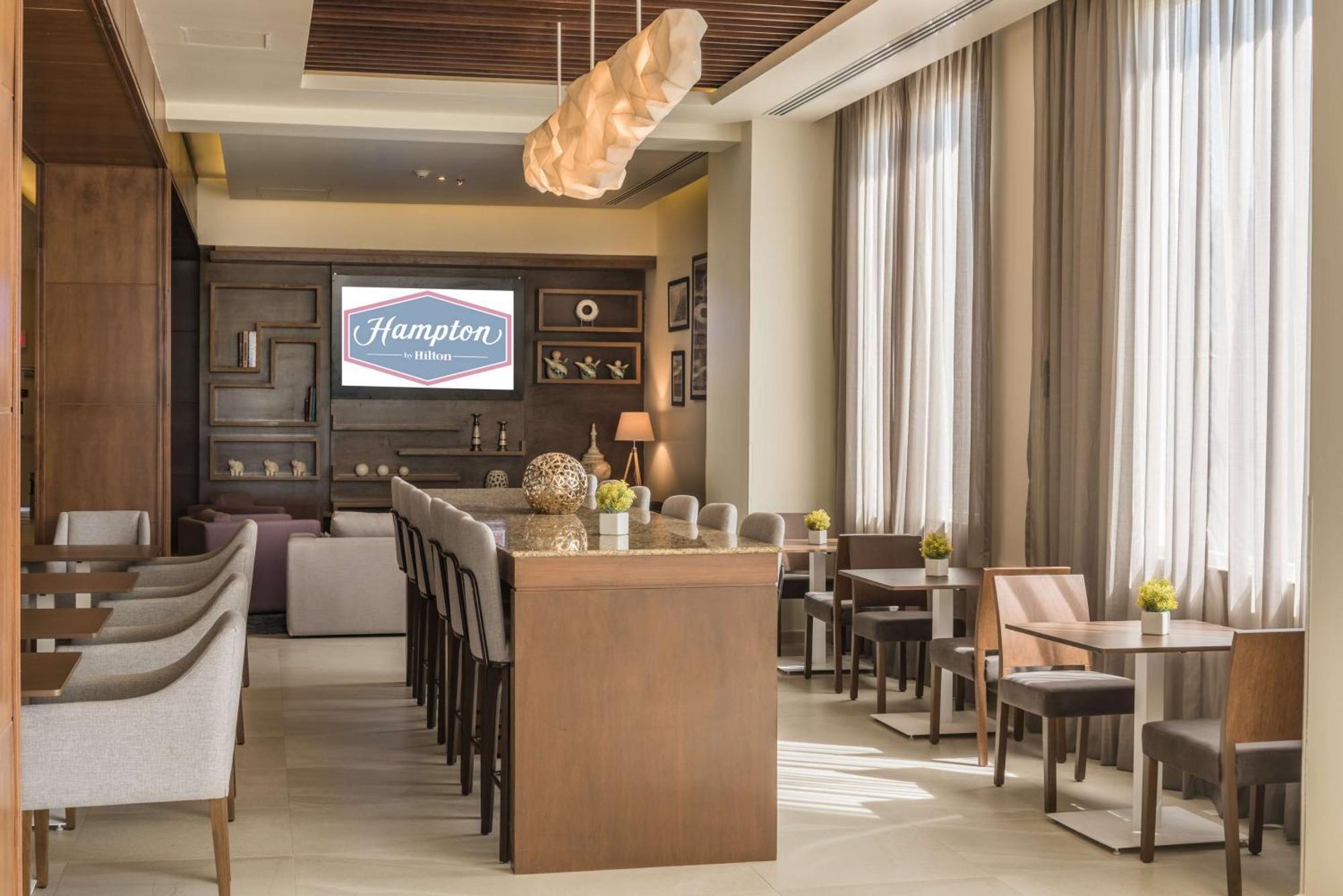 Hampton Inn & Suites By Hilton Salamanca Bajio Экстерьер фото