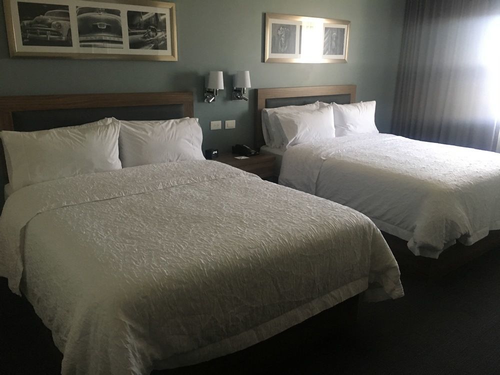 Hampton Inn & Suites By Hilton Salamanca Bajio Экстерьер фото